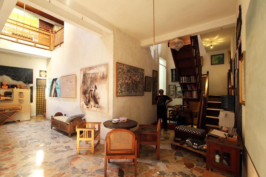 Posnya Seni Godod Art Gallery & Homestay Yogyakarta Exteriör bild