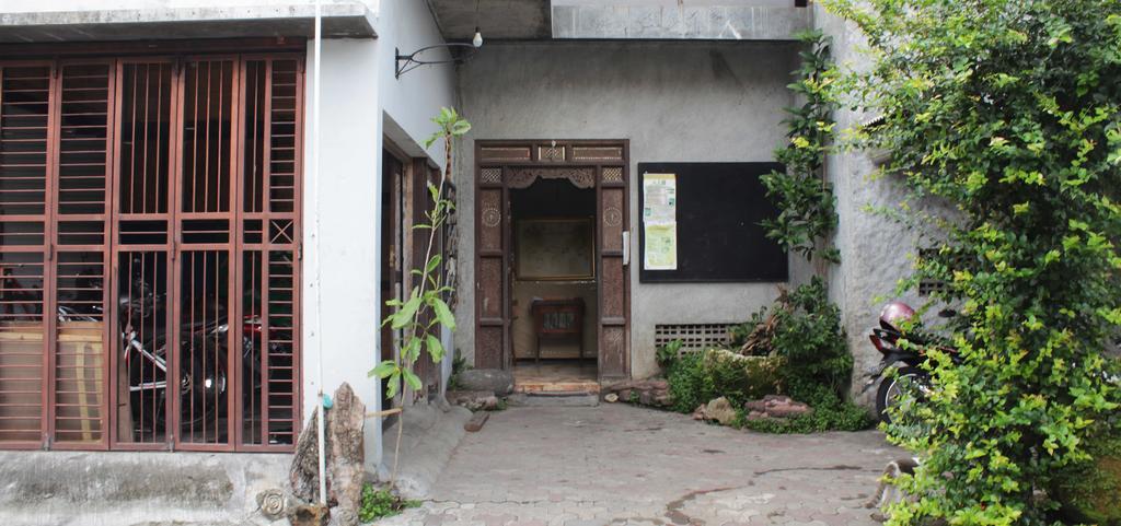 Posnya Seni Godod Art Gallery & Homestay Yogyakarta Exteriör bild